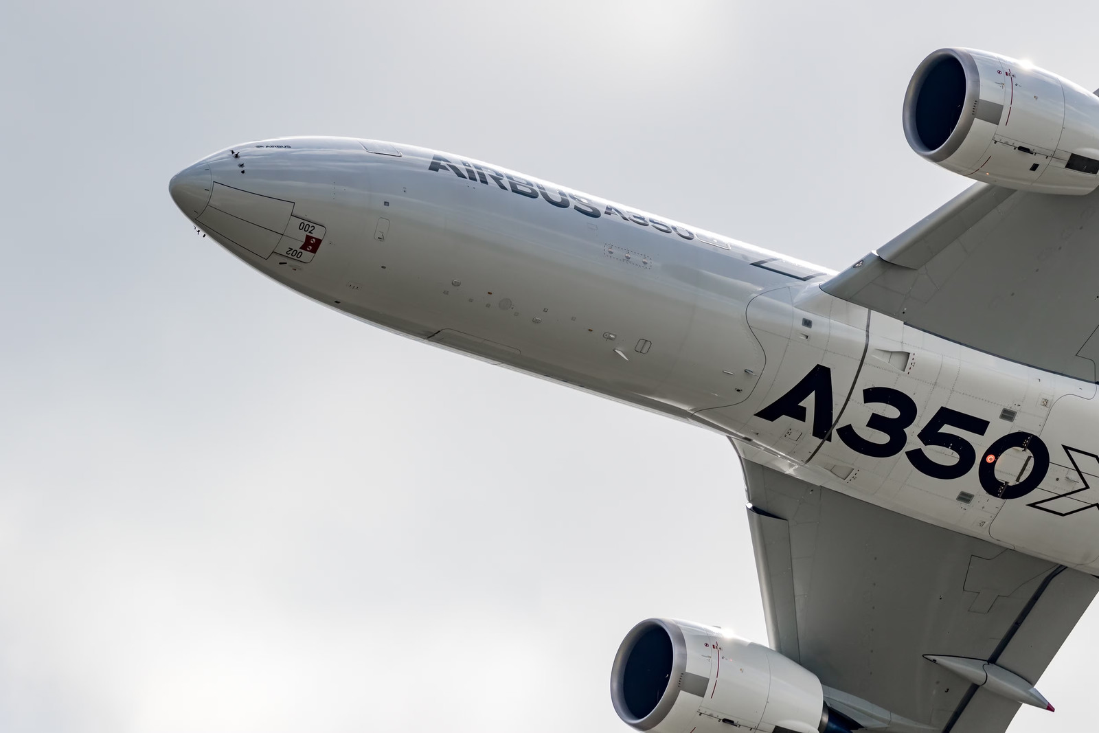 Airbus CEO: Decision On A220 & A350 Stretches Before 2030