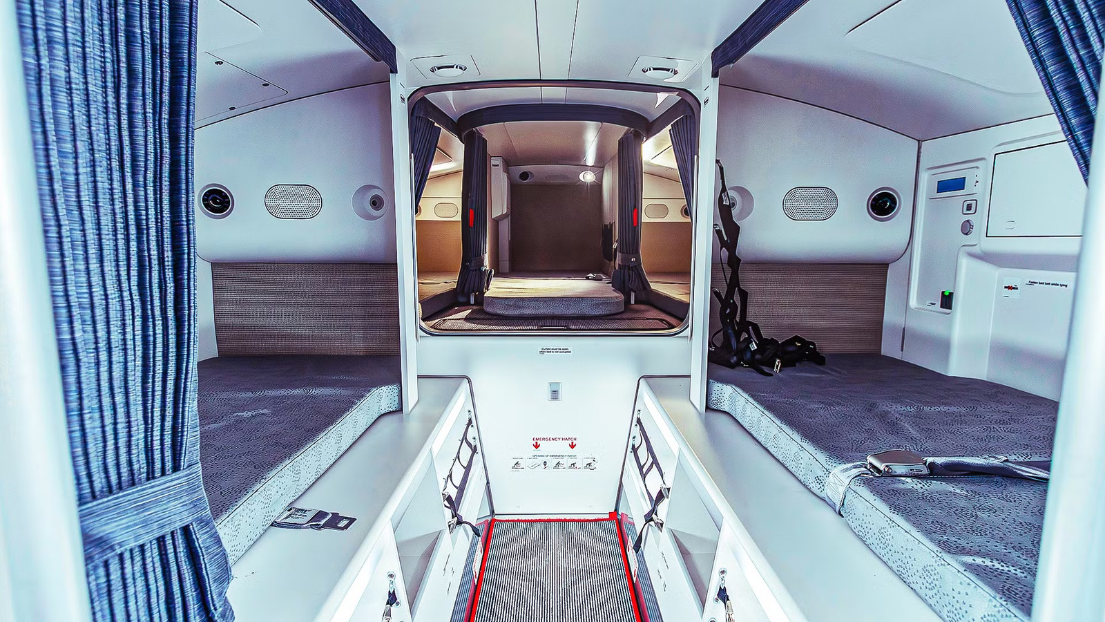 How Long-Haul Pilots Actually Sleep At 38,000 Feet On An 11-Hour International Flight